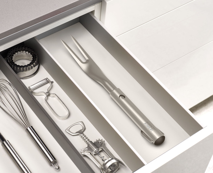 GrillOut BBQ Fork with retractable head