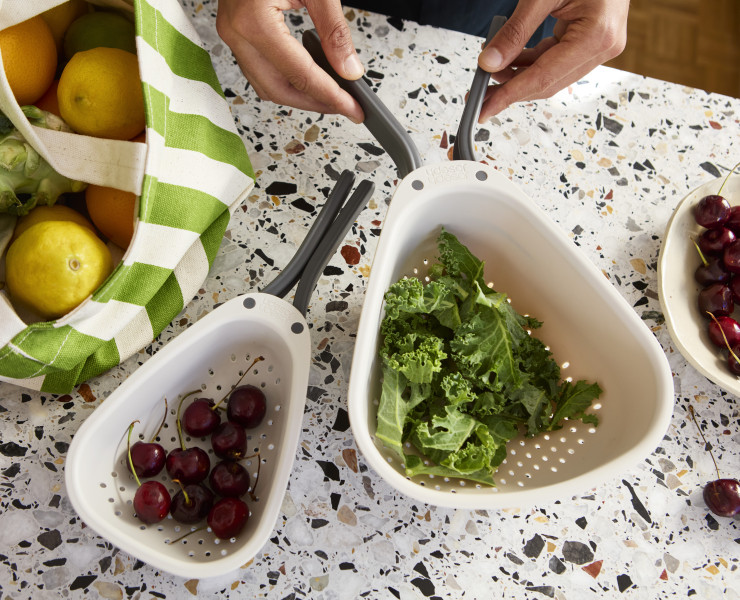 Droplet Compact Colander with folding handles