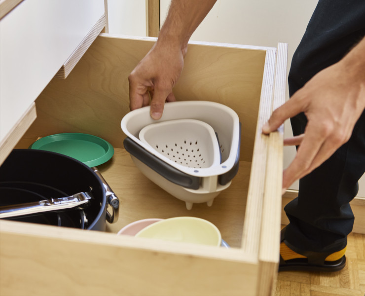 Droplet Mini Compact Colander with folding handles