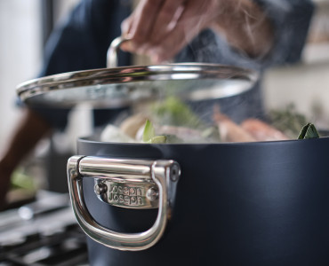 Space 25cm/8.5qt Non-Stick Induction Stock Pot & Lid