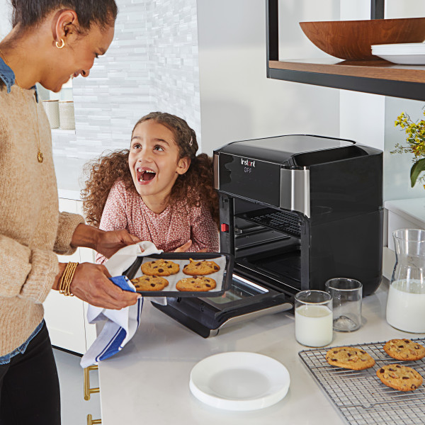 https://kitchennook.co.nz/storage/images/web/HOUSEWARES/instant%20brands/vortex%20plus%20air%20fryer/140-3033-01%20op%20hr%20d.jpg