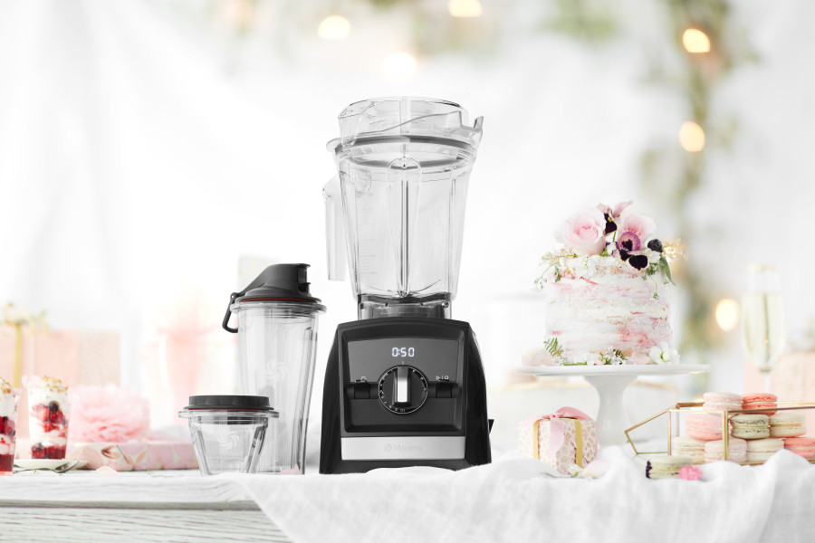 Vitamix Ascent 2300i Blender in White with Bowl & Cup Kit